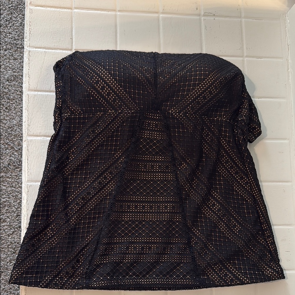Elegant Black Strapless swim Top for Sale